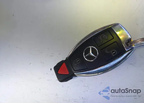 2009 Mercedes-Benz C 300 Luxury/Sport z USA, uszkodzony, nr VIN WDDGF54X99R083010